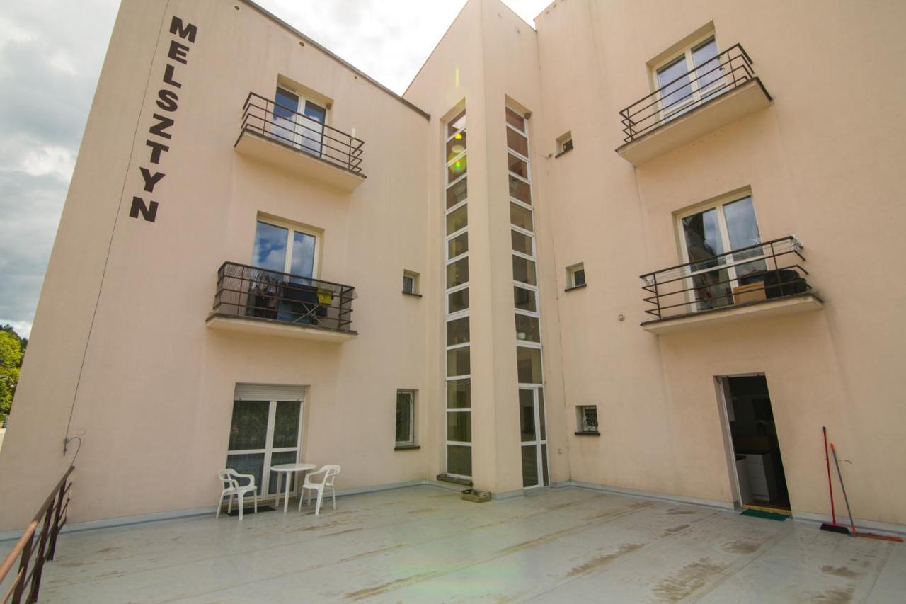 Krynica Apartamenty 100M Duzy Apartament, Salon + 3 Sypialnie Przy Deptaku Экстерьер фото
